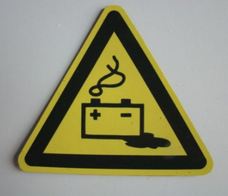 MAGNET DANGER BATTERIE [Taille: 10cm * 10cm]